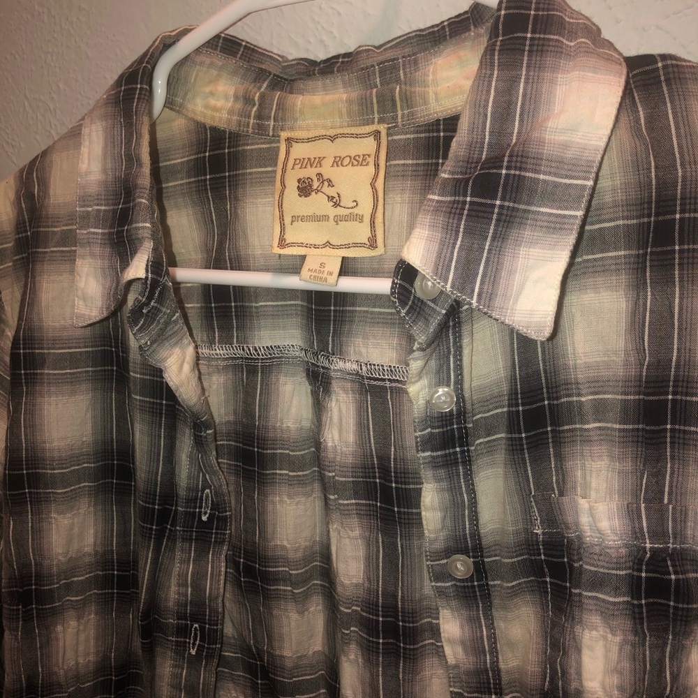 Unique Plaid Button-Up - Picture 3 of 4